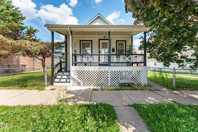 3723 S 53rd Avenue Cicero, IL House Active - Photo 1 of 20. Opens carousel modal