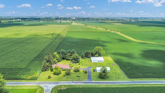 1102 County Road 600 N