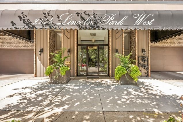 2144 N Lincoln Park West Unit 16AD