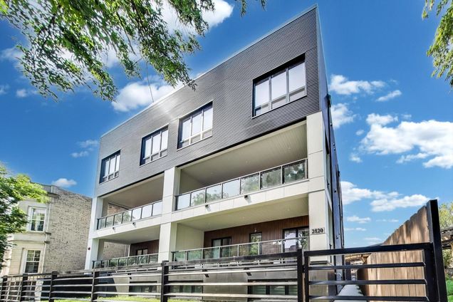 2820 W Lyndale Street Unit 2N