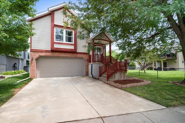 23 Parkshores Drive Bloomington, IL House Active - Photo 1 of 29. Opens carousel modal