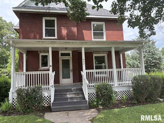 802 W 4th Street