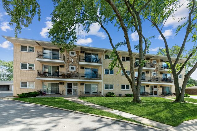 17421 70th Avenue Unit 6W