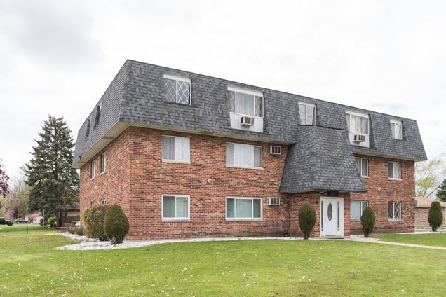 17227 71st Court Unit 11 Tinley Park, IL Condo Active - Photo 1 of 10. Opens carousel modal