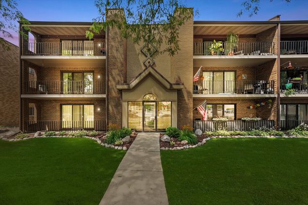10316 S Keating Avenue Unit A3 Oak Lawn, IL Condo Active - Photo 1 of 18. Opens carousel modal