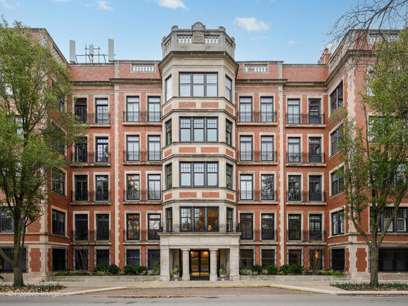 305 W Fullerton Parkway Unit 4W