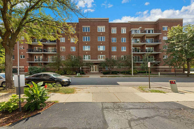 1675 Mill Street Unit 302