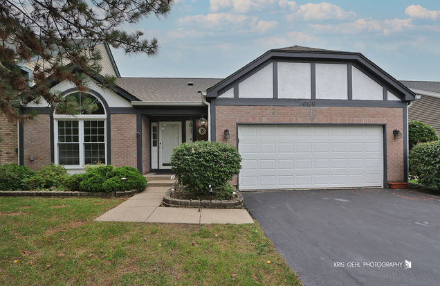 6109 Golfview Drive Gurnee, IL Townhouse Contingent - Photo 1 of 25. Opens carousel modal