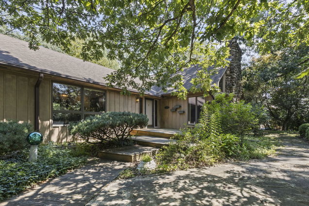 4 Brierwoods Lane