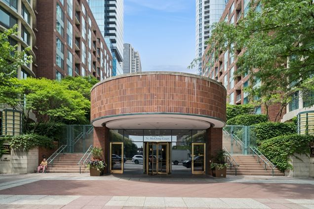 480 N Mcclurg Court Unit 414