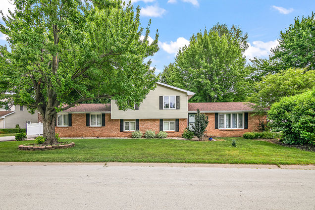 160 Nottingham Lane Bourbonnais, IL House Active - Photo 1 of 22. Opens carousel modal