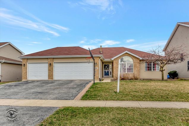 325 Hunters Drive