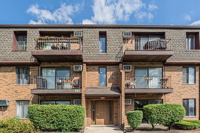 605 N Briar Hill Lane Unit 2