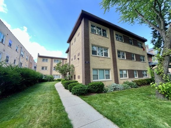 1540 W Chase Avenue Unit 3E
