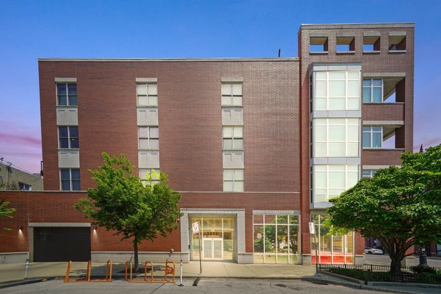 1611 N Hermitage Avenue Unit 301 Chicago, IL Condo Active - Photo 1 of 14. Opens carousel modal