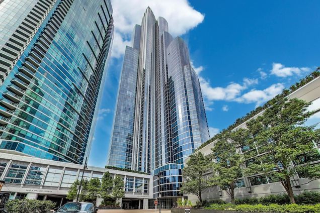1211 S Prairie Avenue Unit 3502