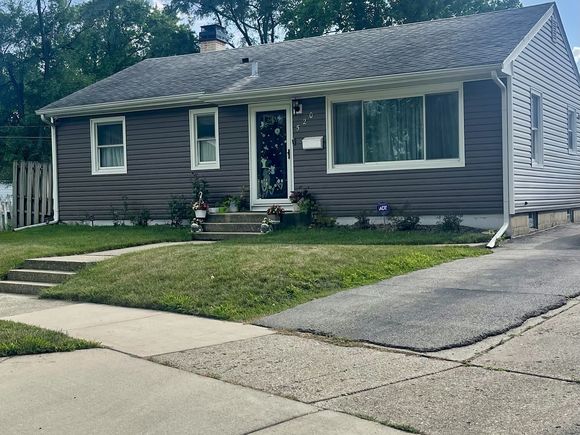 520 W Pleasure Court