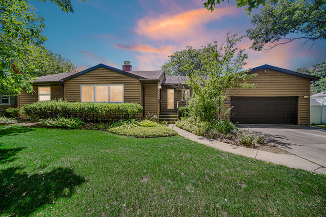 7249 W 109th Place
