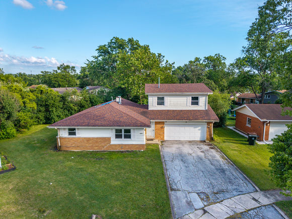 3205 Oak Court