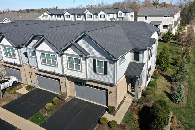 3221 N Heritage Lane