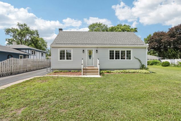 3816 N Washington Street Westmont, IL House Active - Photo 1 of 44. Opens carousel modal