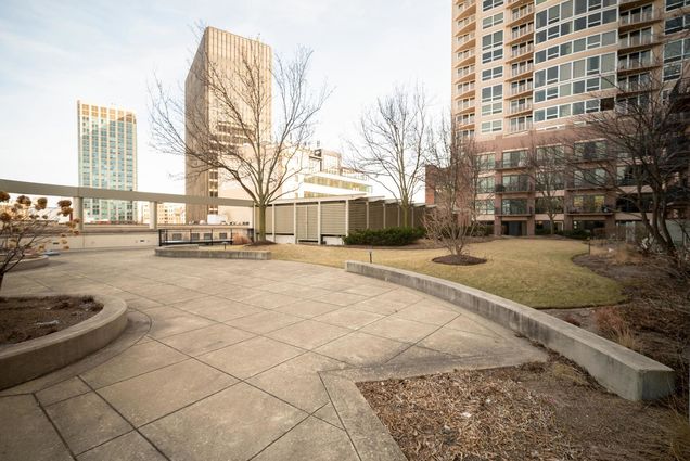 807 Davis Street Unit 403