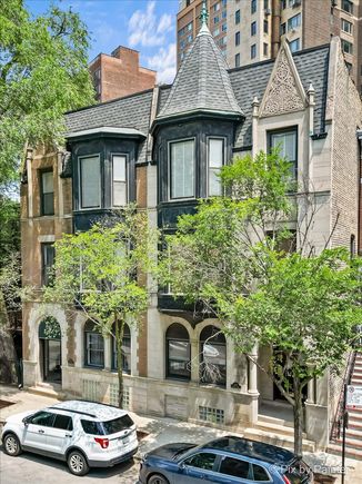 2123 N Clark Street Unit 3R