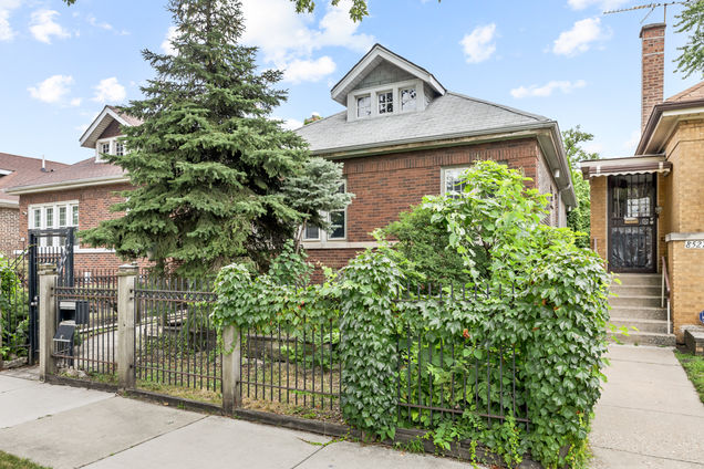 8525 S Euclid Avenue Chicago, IL House Active - Photo 1 of 20. Opens carousel modal