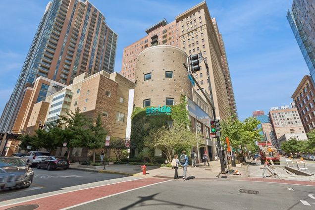 40 E 9th Street Unit 802