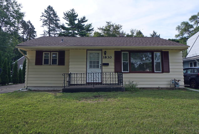 1830 Ohio Parkway Rockford, IL House Active - Photo 1 of 17. Opens carousel modal
