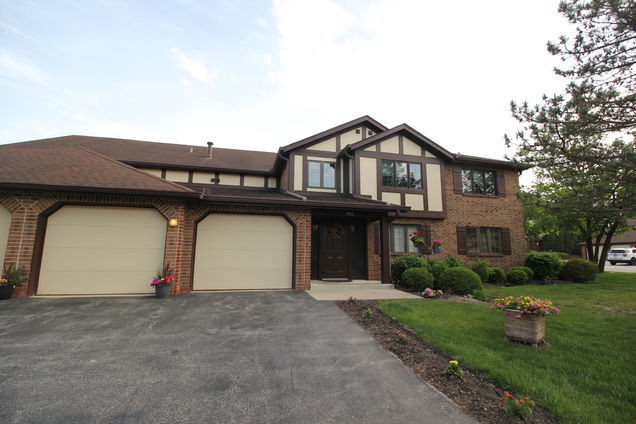 7853 W Oak Hills Court Unit 2DR Palos Heights, IL Condo Active - Photo 1 of 25. Opens carousel modal