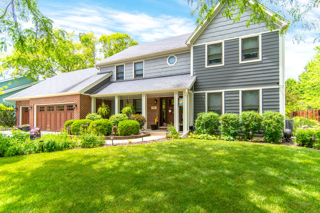 101 Fieldcrest Court Minooka, IL House Active - Photo 1 of 66. Opens carousel modal