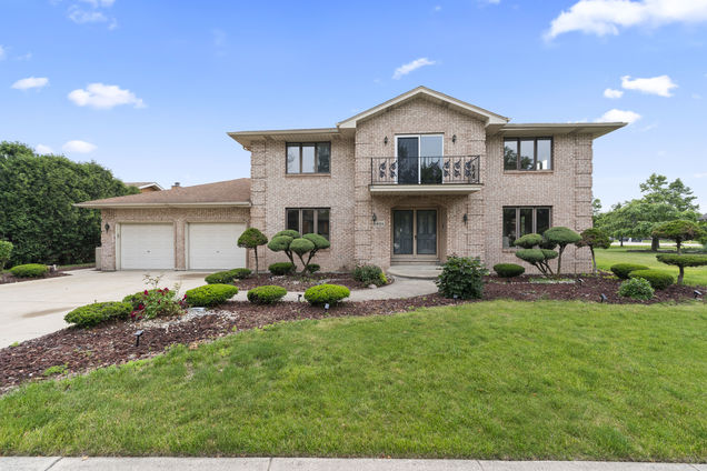 14106 S Golden Oak Drive