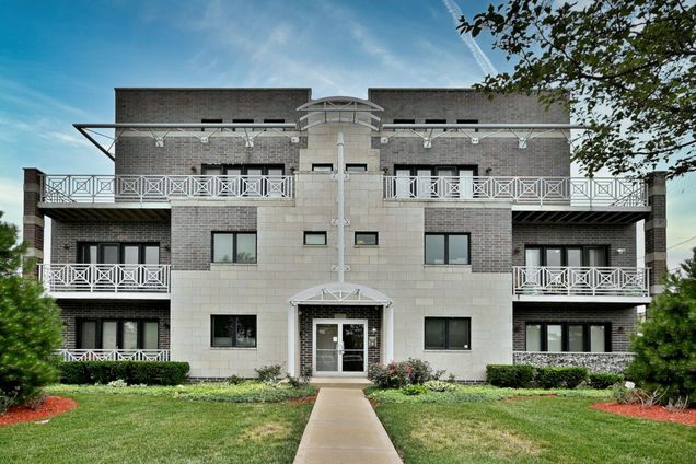 2521 N 76th Avenue Unit 2SW Elmwood Park, IL Condo Active - Photo 1 of 28. Opens carousel modal