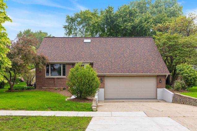 13723 S Mallard Drive Plainfield, IL House Active - Photo 1 of 24. Opens carousel modal