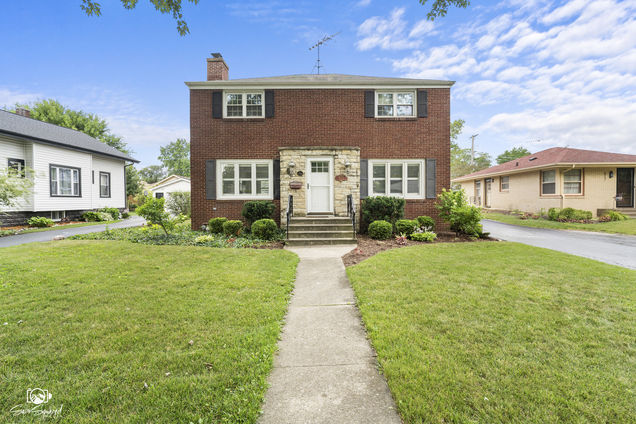 515 Cornelia Street Joliet, IL House Active - Photo 1 of 28. Opens carousel modal