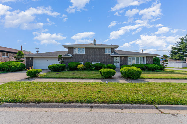 615 Hoxie Avenue Calumet City, IL House Active - Photo 1 of 23. Opens carousel modal