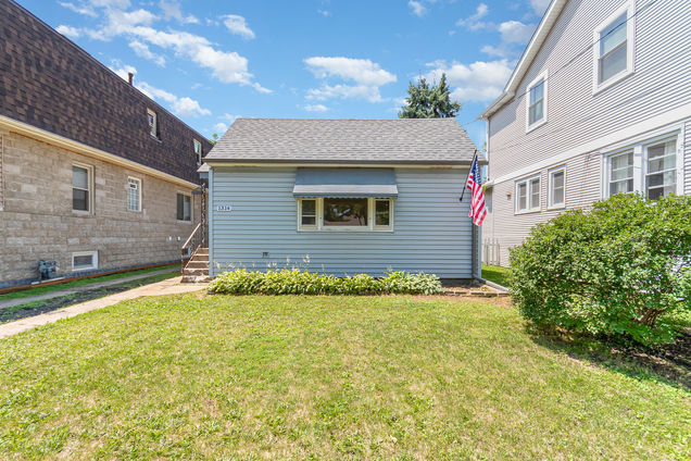 1314 S Cora Street Des Plaines, IL House Active - Photo 1 of 18. Opens carousel modal