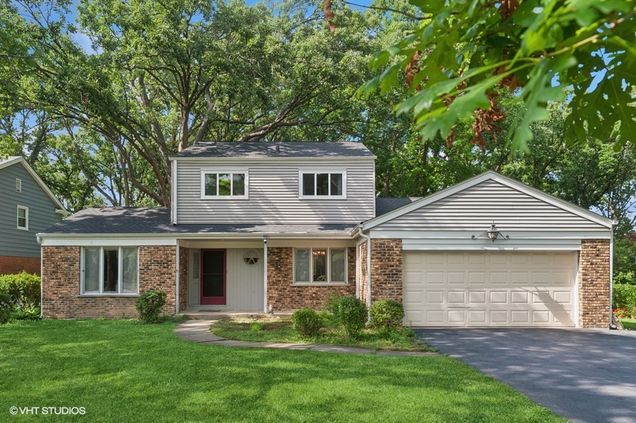 104 E Louis Avenue Lake Forest, IL House Active - Photo 1 of 21. Opens carousel modal