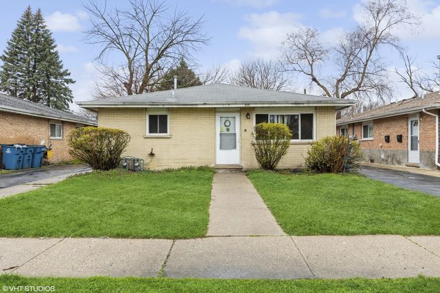 808 Mackinaw Avenue Calumet City, IL Multifamily Active - Photo 1 of 10. Opens carousel modal