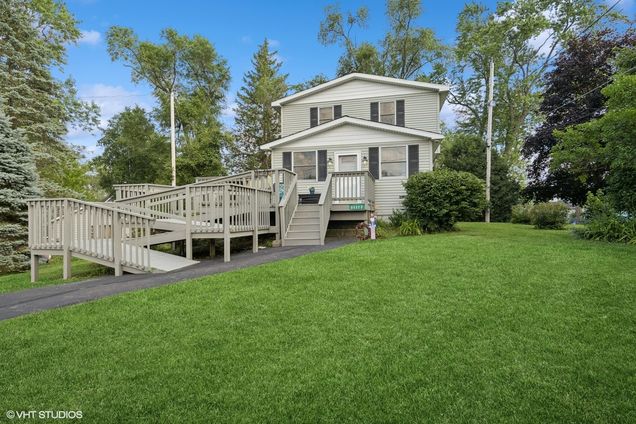 33323 75th Street Burlington, WI House Active - Photo 1 of 22. Opens carousel modal