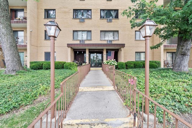 6670 S Brainard Avenue Unit 303