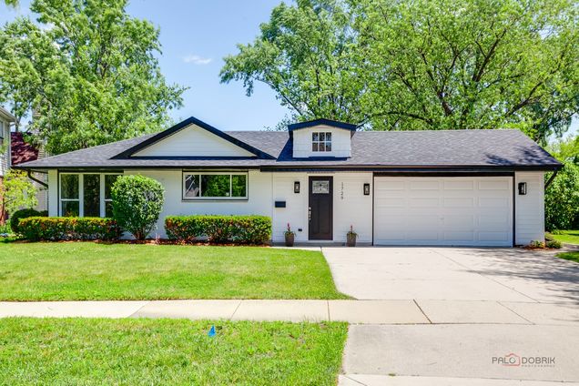 1729 N Mitchell Avenue Arlington Heights, IL House Active - Photo 1 of 29. Opens carousel modal