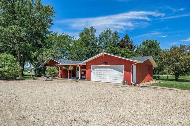 400 Water Street Earlville, IL House Active - Photo 1 of 37. Opens carousel modal