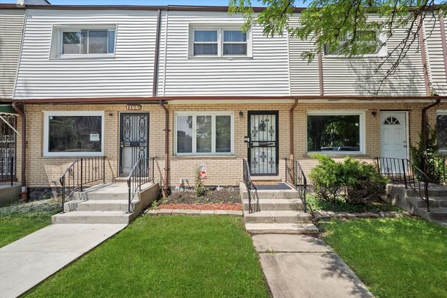 1106 W 87th Street Chicago, IL Townhouse Active - Photo 1 of 26. Opens carousel modal