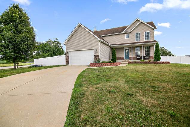 2002 Sandstone Trail Kankakee, IL House Active - Photo 1 of 30. Opens carousel modal