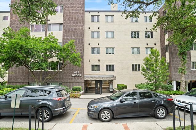 835 Ridge Avenue Unit 507