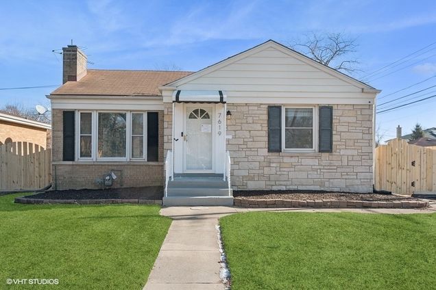 7619 Kedvale Avenue Skokie, IL House Active - Photo 1 of 26. Opens carousel modal