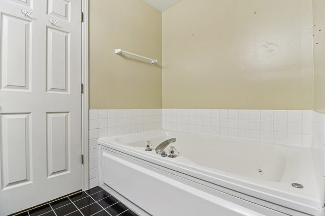 136 Parkview Drive Wauconda, IL Townhouse Sold - Photo 17 of 30. Opens carousel modal