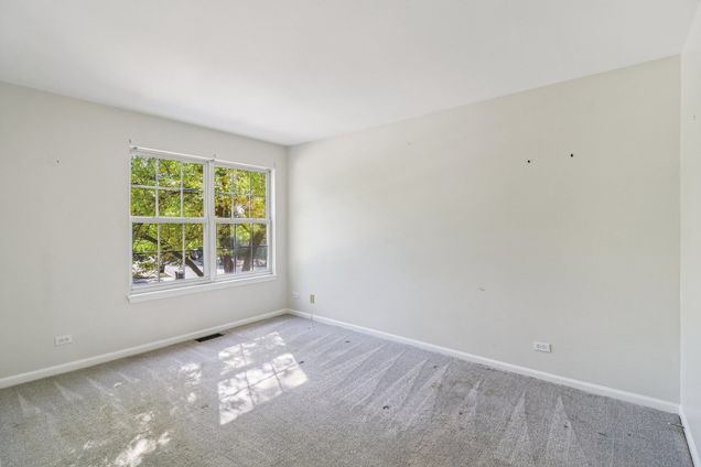 136 Parkview Drive Wauconda, IL Townhouse Sold - Photo 18 of 30. Opens carousel modal